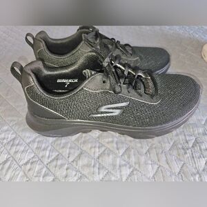 Skechers GOWALK 7 Black Sz 8 Womans Worn Once! A++ Condition